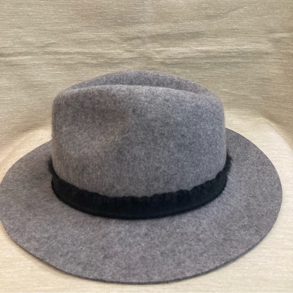 ZARA Sz S or 57 cms 100% Wool Hat Grey with Black Band Like New - Picture 5 of 14